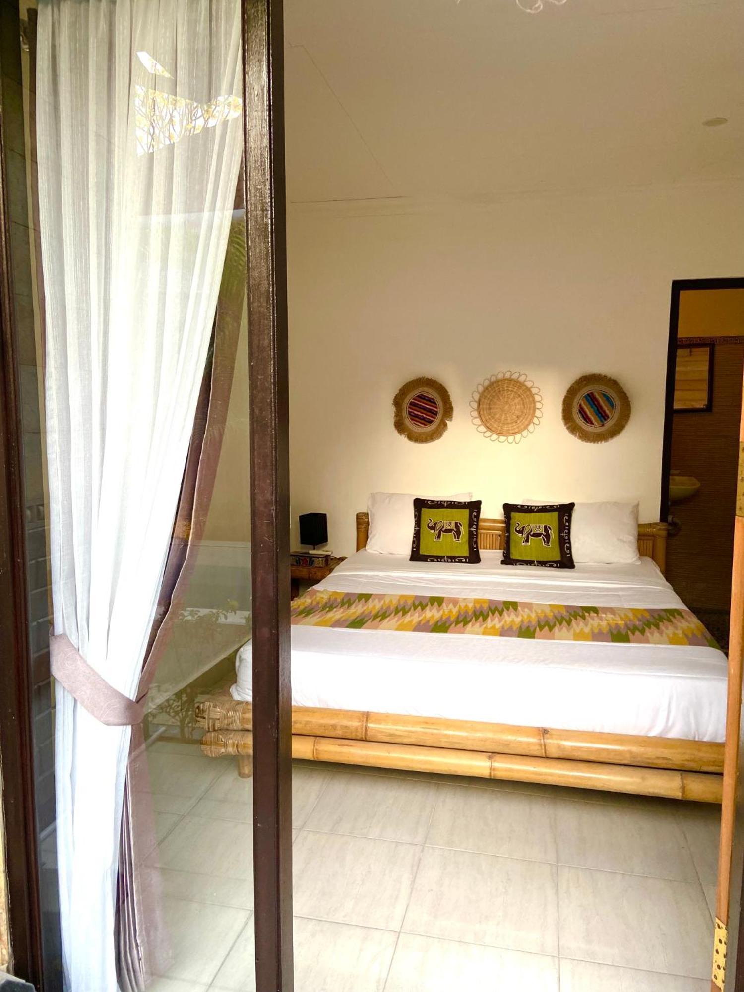 Tropical Garden Inn Batununggul 外观 照片